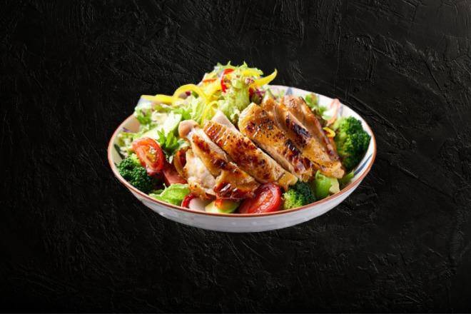 黃金雞腿排沙拉 Grilled chicken salad