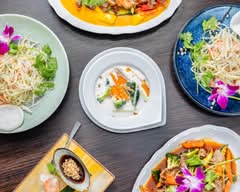 Happy Quynh 🍣🍜