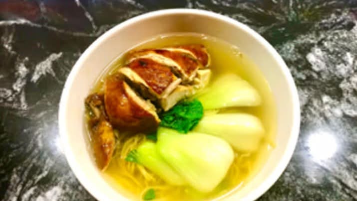 309c Soy Sauce Chicken Soup Noodles
