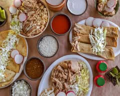 Cenaduria Fela ( Valle Real )