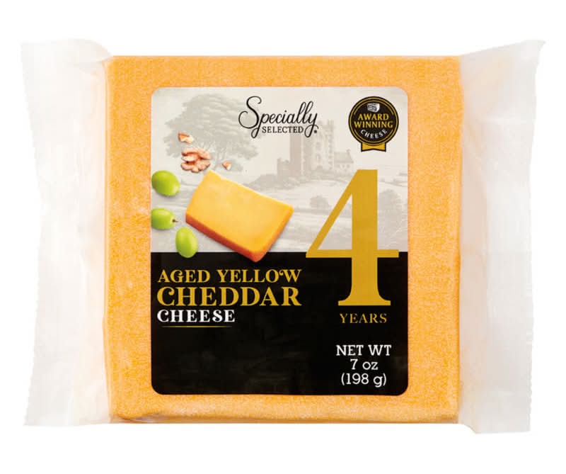 Specially Selected 4 Years Aged Yellow Cheddar Cheese (7 oz)