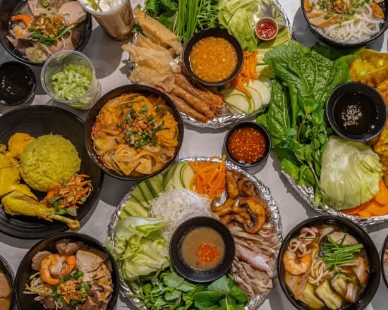 Bà TỒ Vietnamese Cuisine
