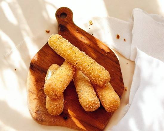 🧀 Mozzarella Sticks x 6