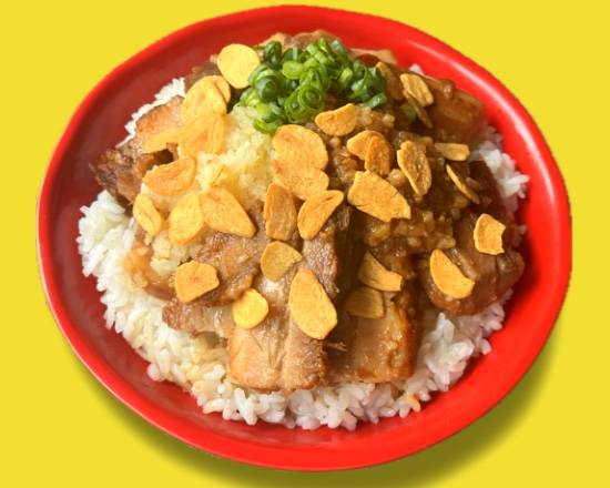 豚マシ・ニンニク・アブラ】豚メシ どストライク 平江町店の出前・宅配