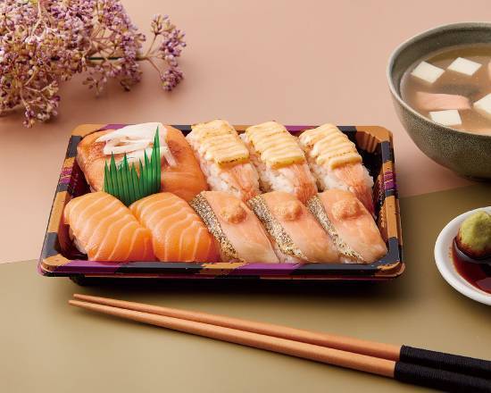 鮭蝦四重奏 (附湯或飲品) Assorted Shrimp and Salmon Sushi (Free Soup or Drink)