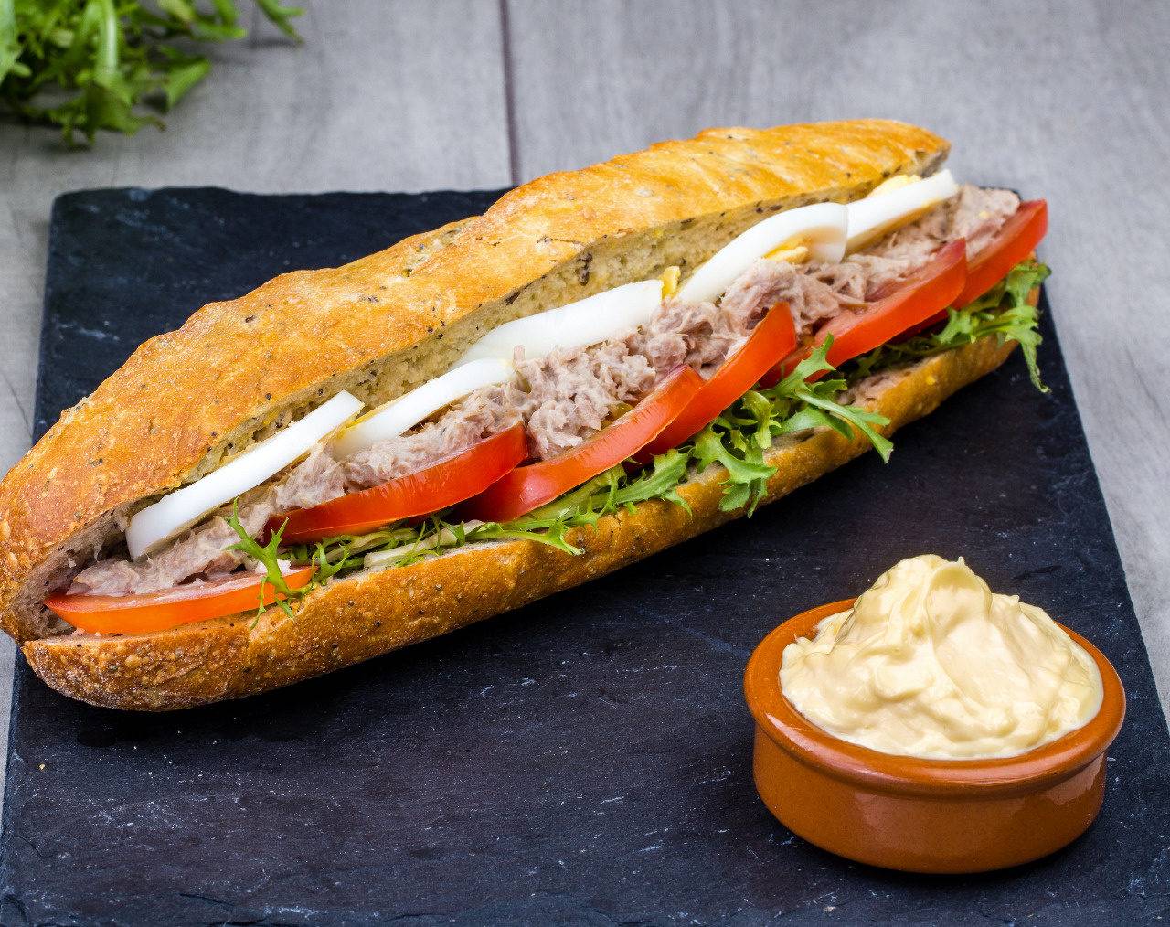 Sandwich crudités thon mayonnaise