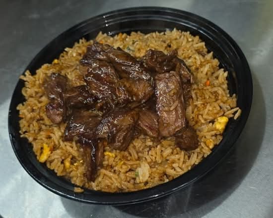 Arroz frito con churrasco