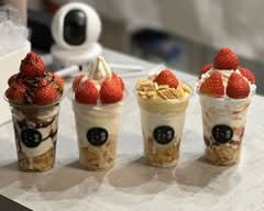 【後味すっきり絶品ソフトクリームの夜パフェ】　魅惑のアイス