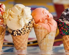 Lou Lou’s Ice Cream Parlor (2633 Front St.)