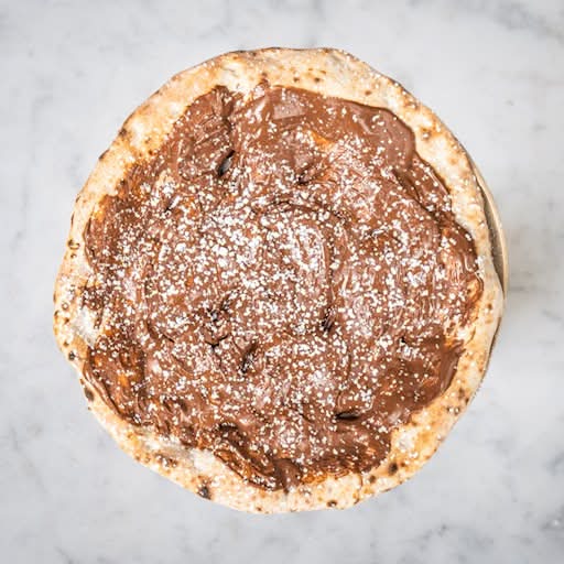 PIZZA CHOCO-NOISETTE / CHOCOLATE HAZELNUT PIZZA