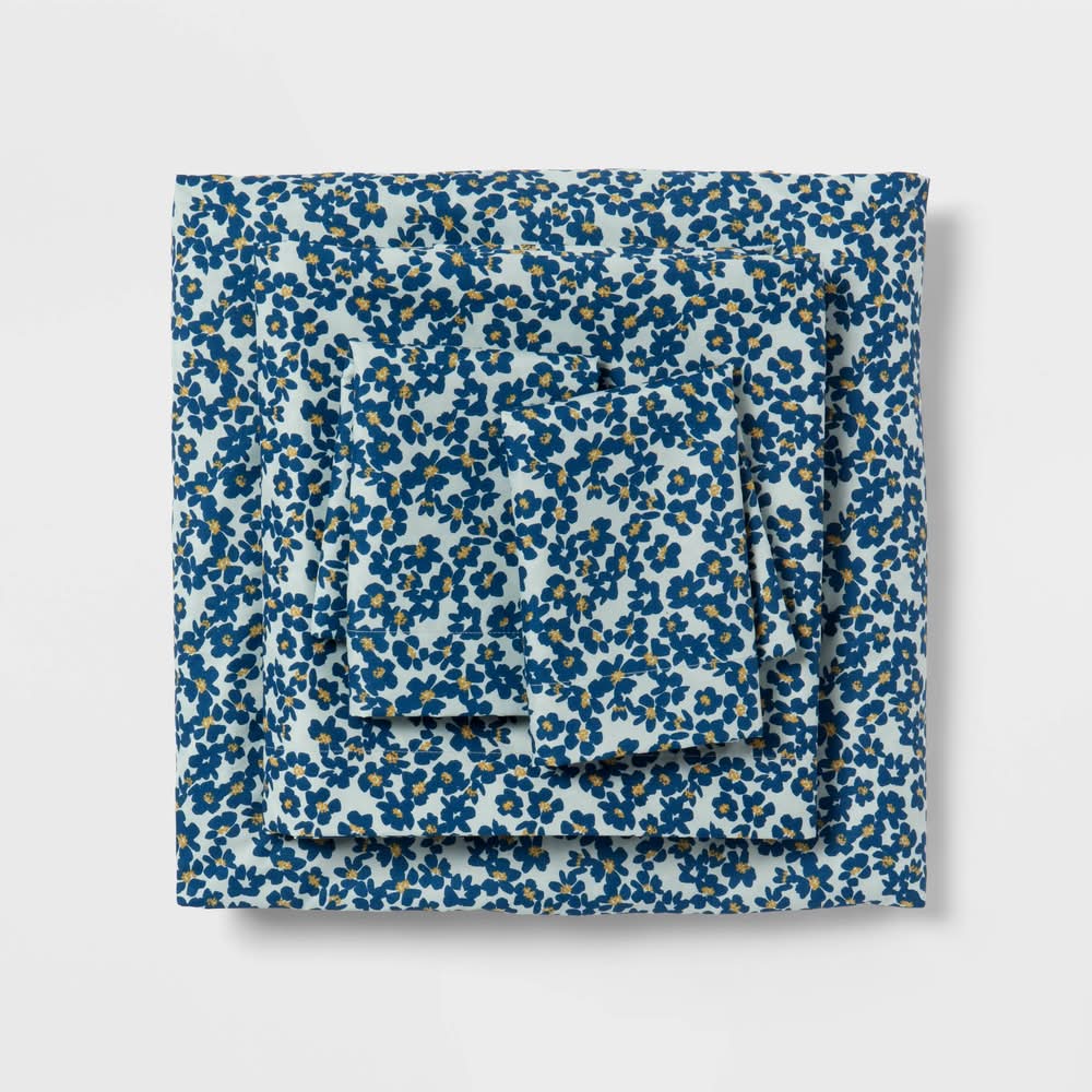 Room Essentials Microfiber Floral Sheet Set, King, Blue (4 ct)