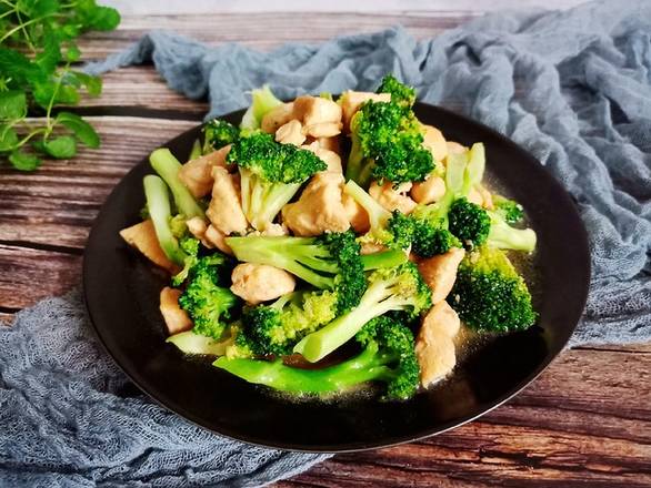 Chicken with broccoli 西兰花炒鸡肉