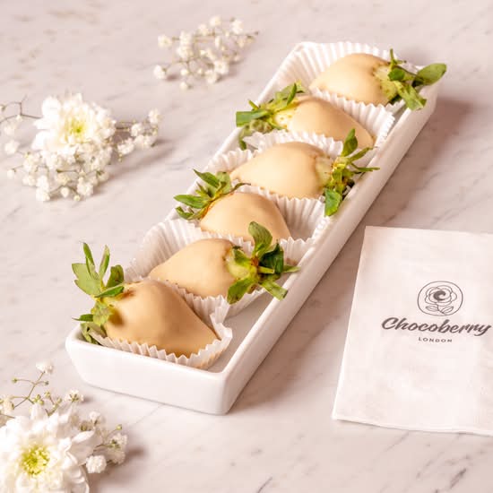 Kinder Chocolate Dipped Strawberries (Box 6)