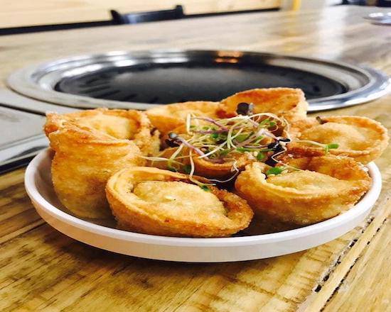 Dumpling fried cream cheese and scallions