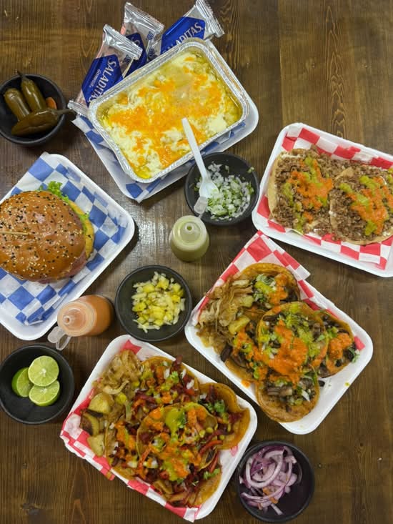 LOS CUATES - BURGERS & TACOS (Monterrey)