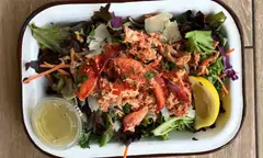 Lighthouse Lobster (3400 N Lincoln Ave)