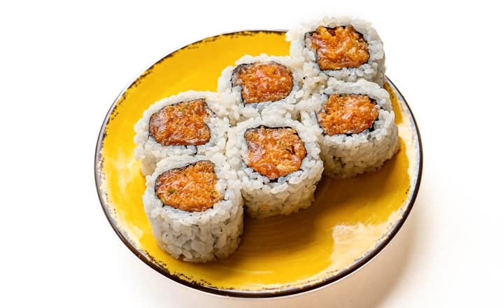 Spicy Salmon Roll 6Pcs