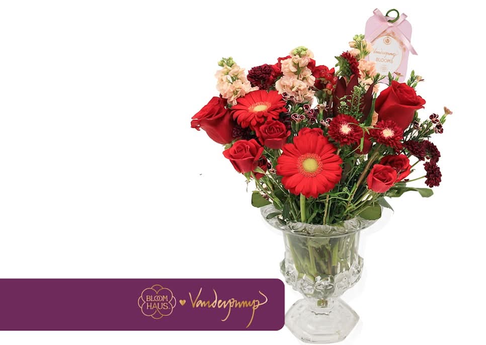 Vanderpump Crimson Romance Arrangement