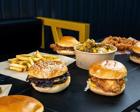 Mamu's Burger & Shakes