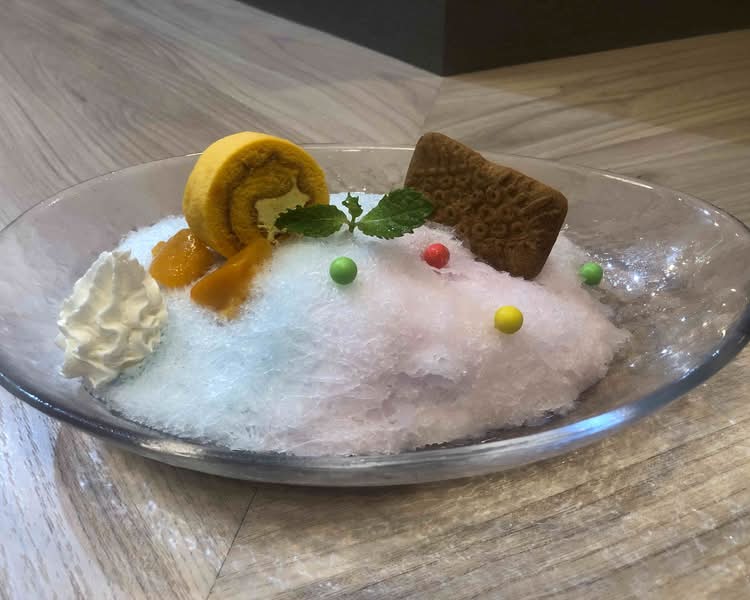 かき氷、糸ピンスホワイト かき氷、糸ピンスホワイト 今話題の韓国発ビジュアル系スイーツ