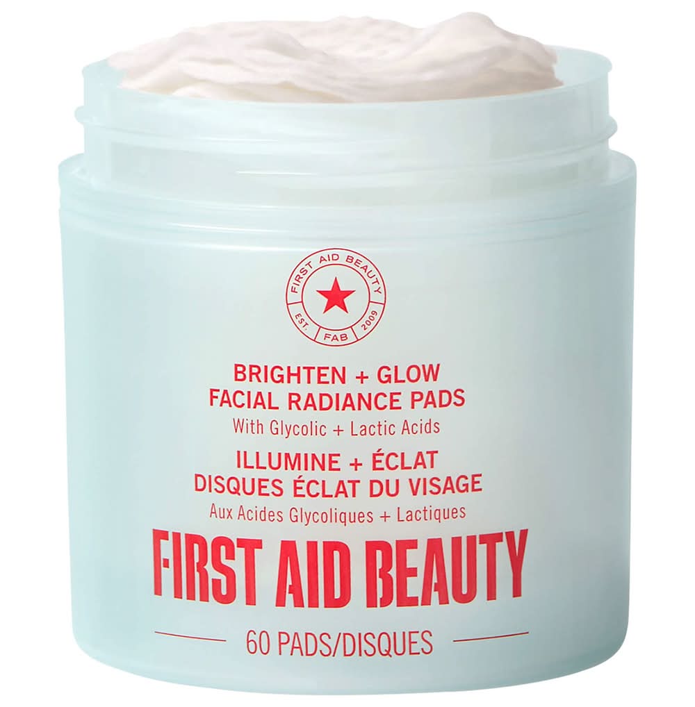 First Aid Beauty Brighten + Glow Facial Radiance Pads with Glycolic + Lactic Acids 60 pads/pack