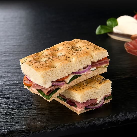 Le sandwich foccacia jambon cru mozza