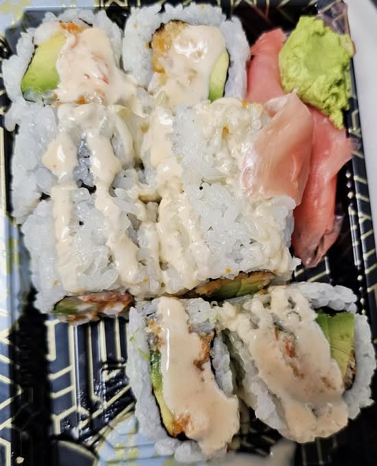 Spicy Salmón with Avocado