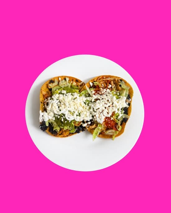 Tostadas de Tinga de Pollo