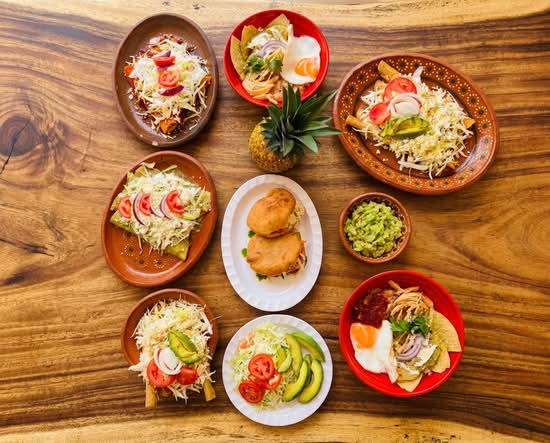 Gorditas,enchiladas y chilaquiles la Mexicana (Morelia)