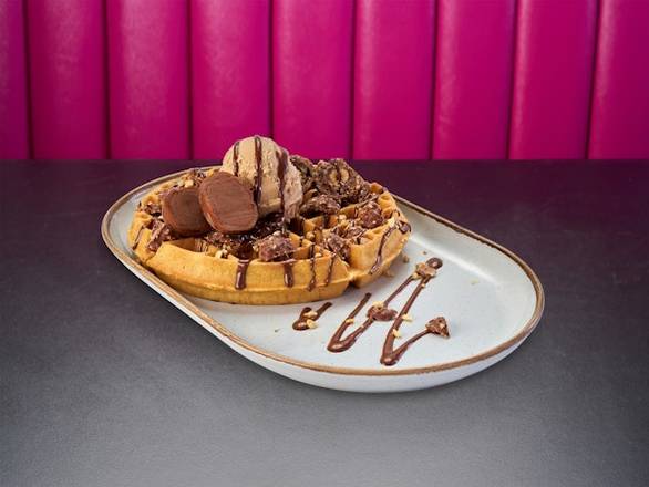 Hazelnut Choc with Little Moons Waffle