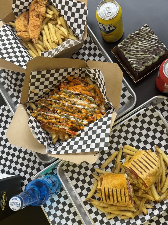 Bistro Bites. (33483 7 Mile Rd)