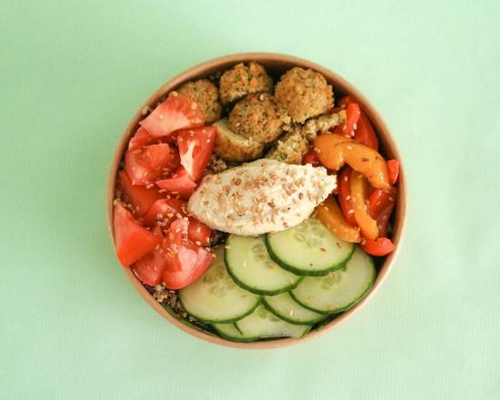 Buddha bowl quinoa falafels houmous