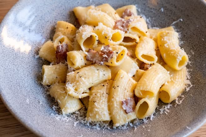Rigatoncini alla Carbonara