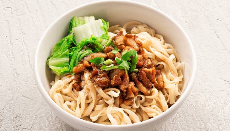32. Braised Pork Dry Noodles 滷肉乾麵