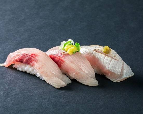 (b214) Yellowtail Sampler Sushi