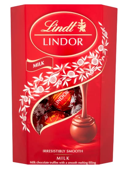 Lindt Lindor Milk Chocolate Truffles Box (200g)