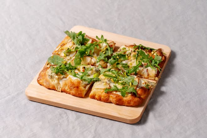 Blue Cheese, Roasted Pear & Hot Honey Flatbread
