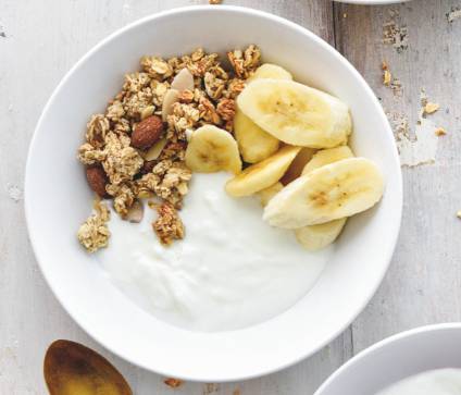 Iogurte com Granola, Banana e Mel