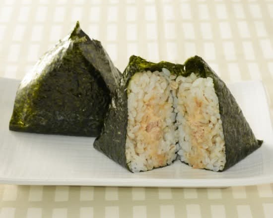 NL手巻もち麦入りおにぎり シーチキンマヨ