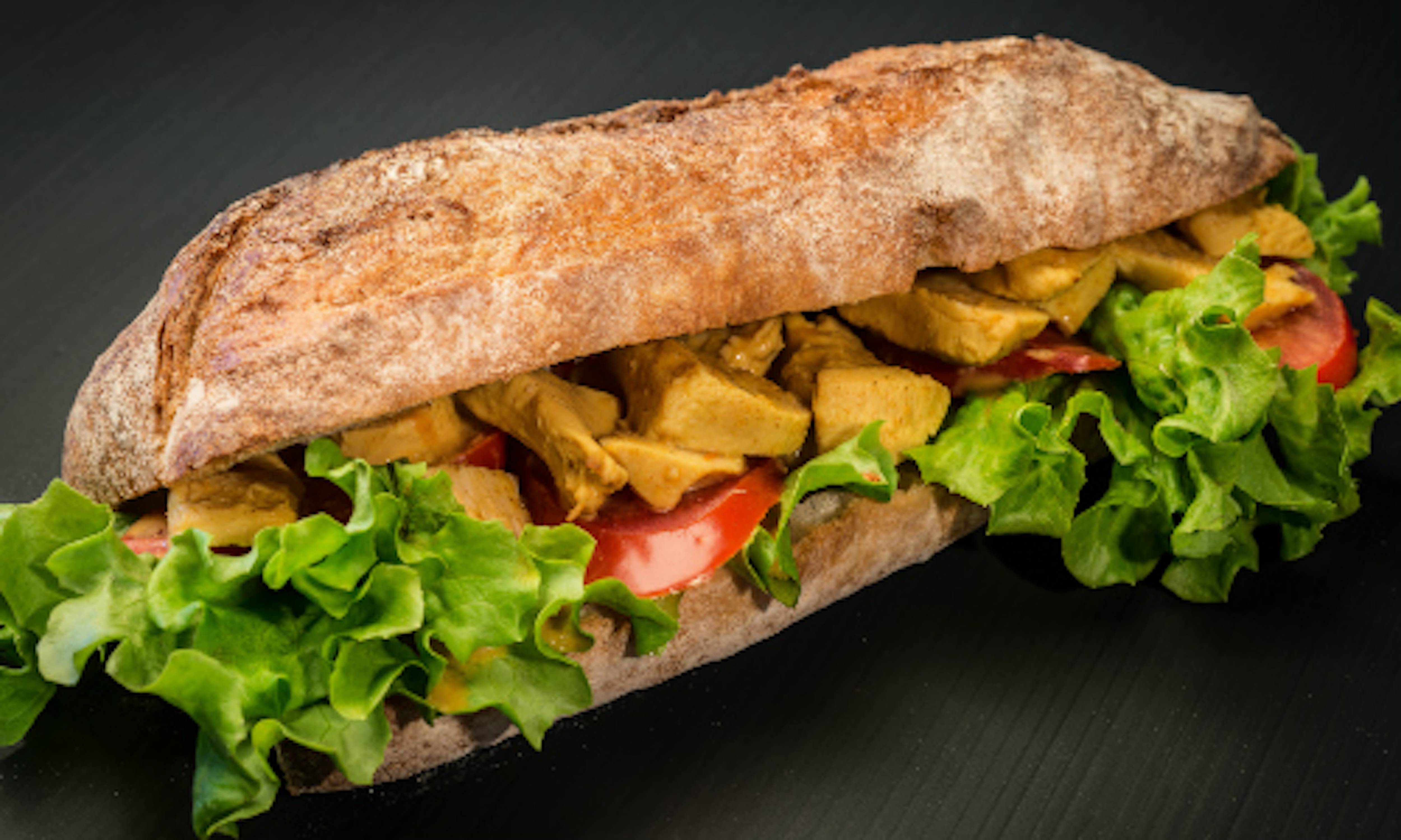 Sandwich crudités poulet orientale