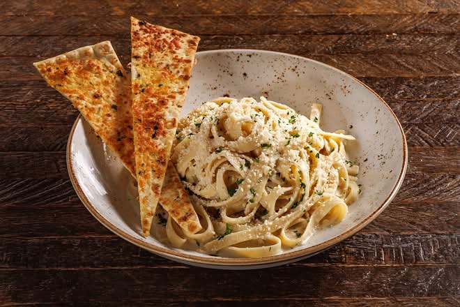 Fettuccine Alfredo