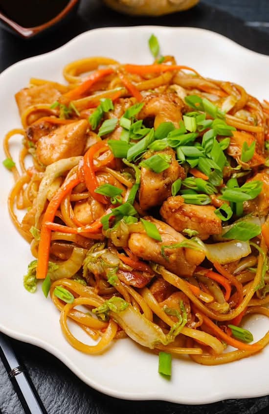 Lo Mein de Pollo