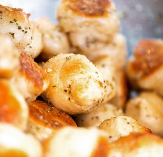 12 Garlic Twists