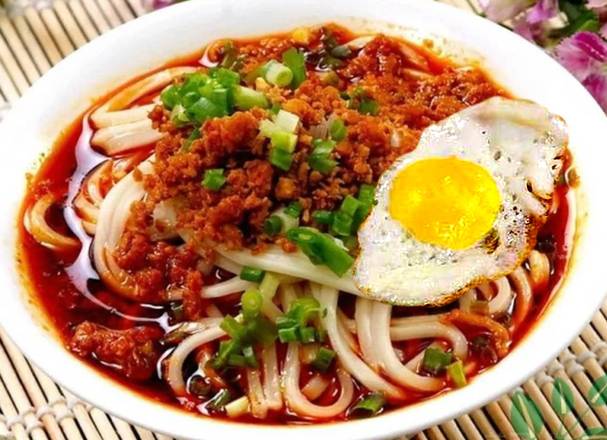 B7. Hot and Sour Noodle Soup (Fried Egg)