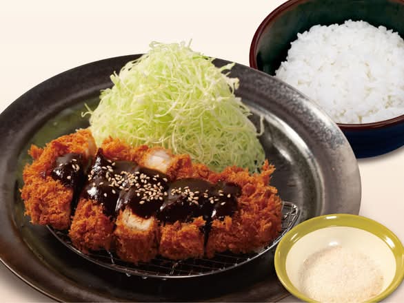 国産雪国育ち味噌ロースかつ定食