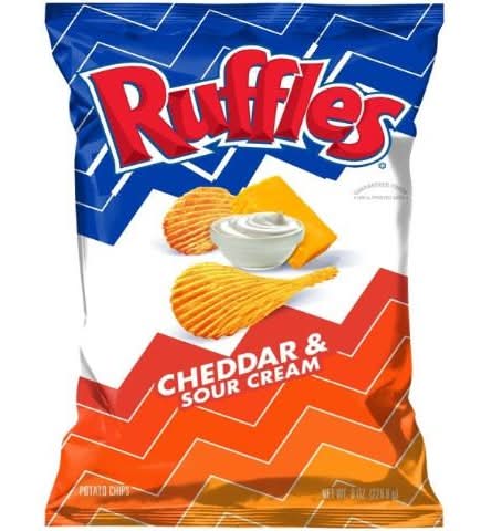 Ruffles Potato Chips, Cheddar & Sour Cream (66 g)