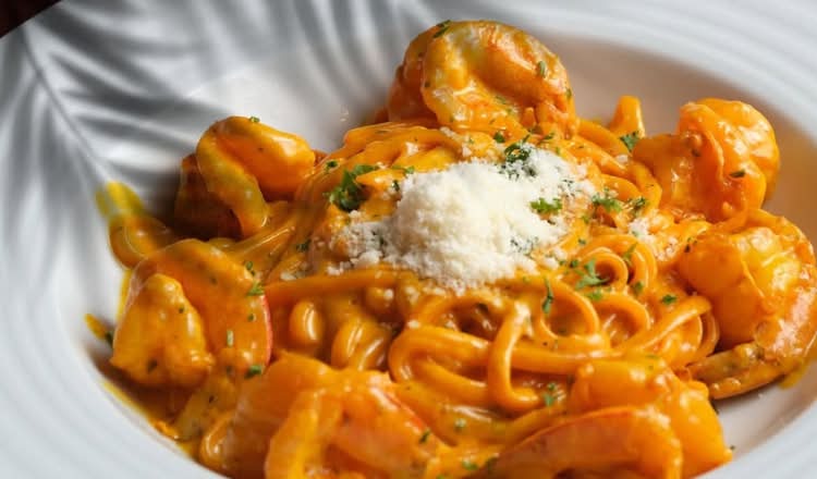 Linguini con Camarones