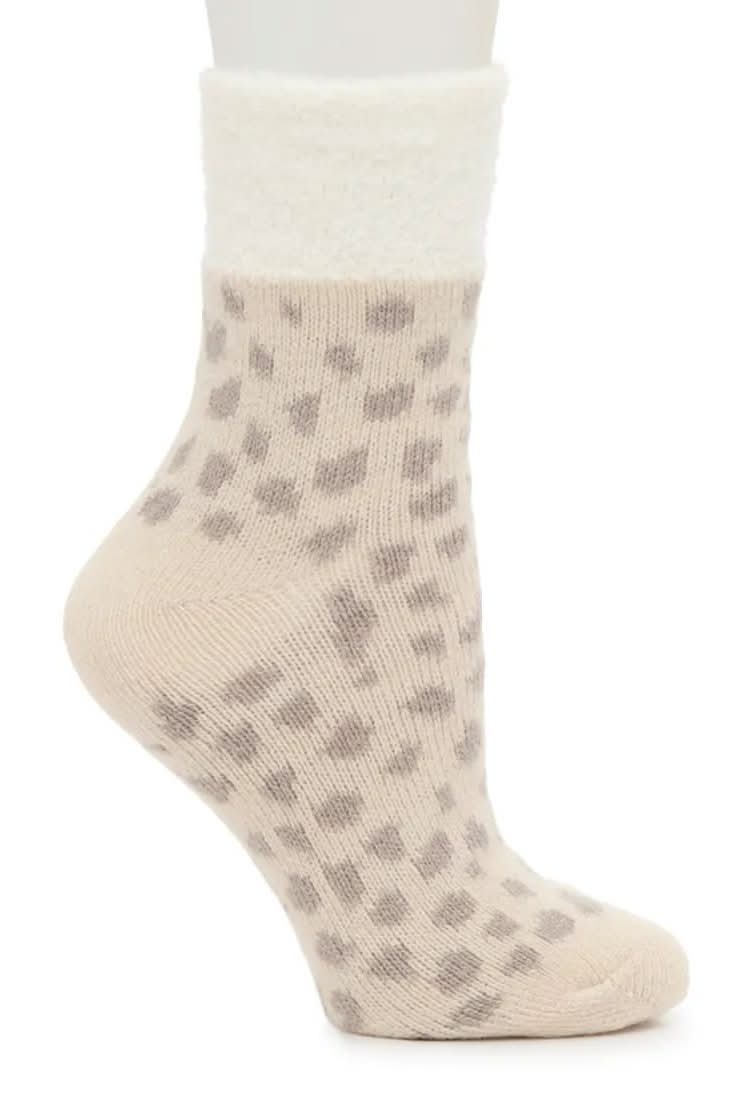 Fireside Cozy Lodge Cheetah Cream Women's Crew Socks (White Cheetah Print One Size)