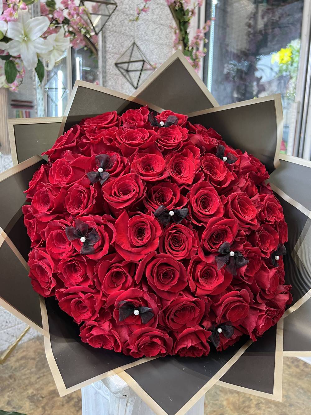 Ramobuchon Roses Simple 50 roses ramo buchón | Postmates