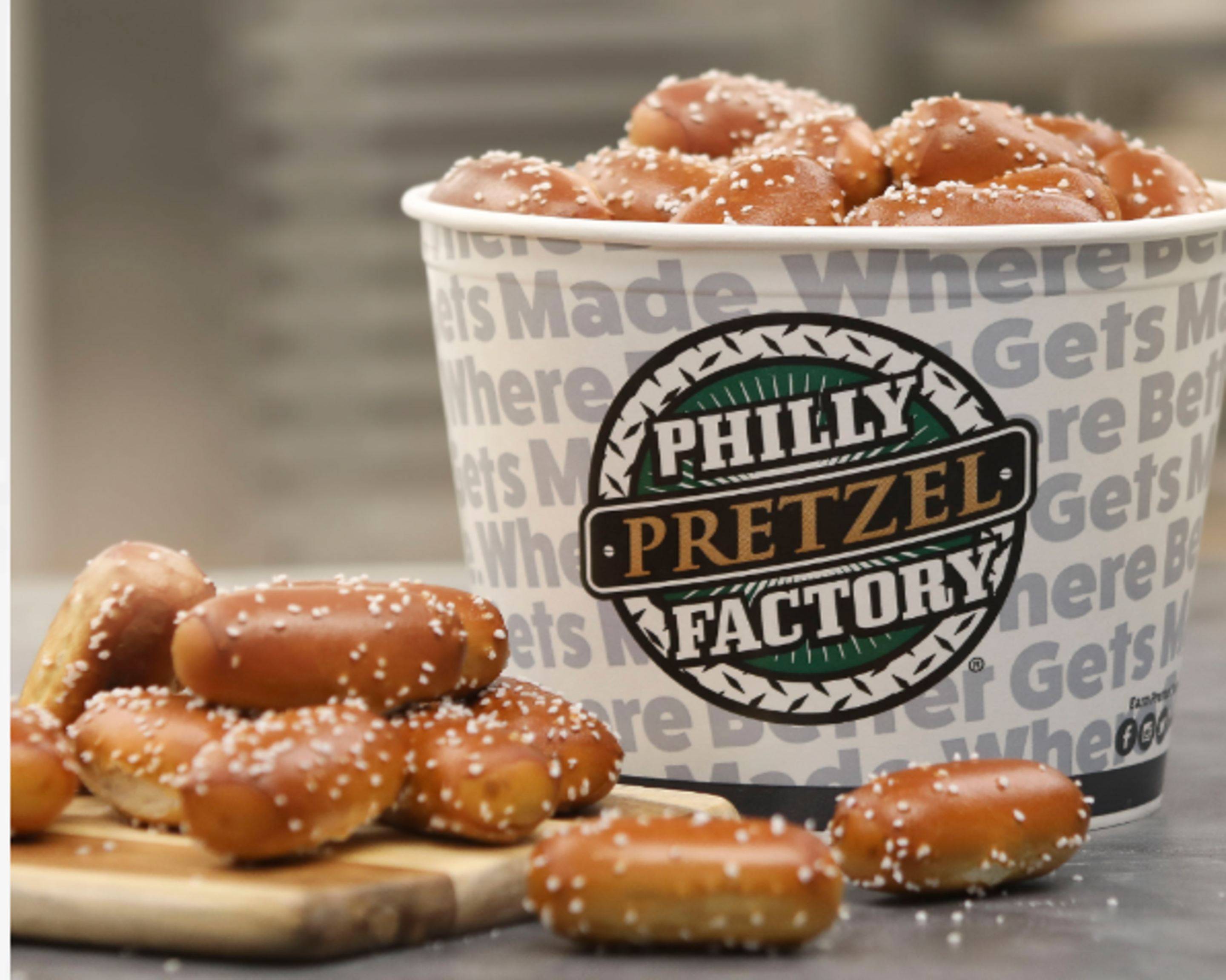 Order Philly Pretzel Factory BROAD & OLNEY Menu Delivery【Menu & Prices】 Philadelphia Uber Eats